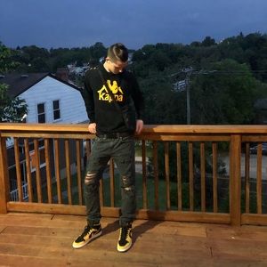 Meet your Posher, Devin